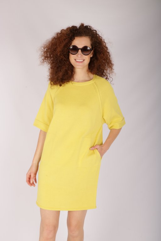 Druipend Terug, terug, terug deel ziel Geel kleedje met korte mouwen en zakken van Kash Kleedjes, Korte jurken  [2023] | Scalini